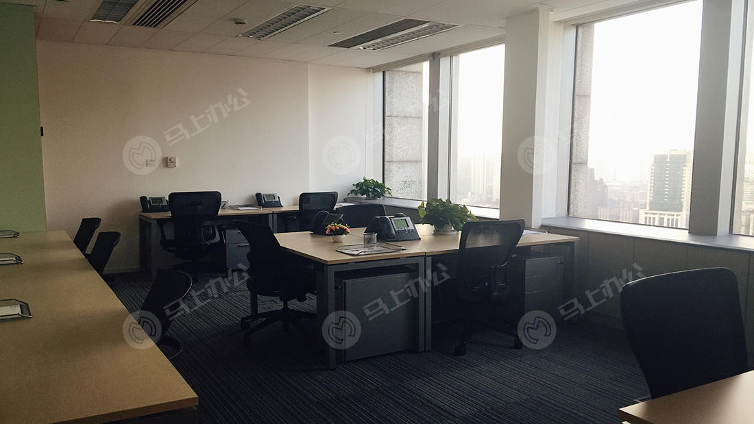 Regus 雷格斯商务中心（都市总部大厦） 黄浦 共享办公室