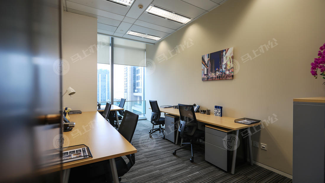 Regus 雷格斯商务中心 (环贸广场） 徐汇 共享办公室